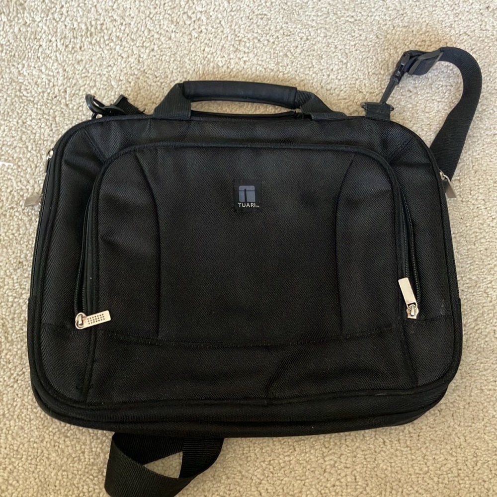 Tuari padded laptop case black 15 long 12 tall